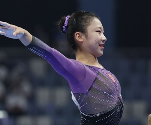 超级白人组合：LOGO、妖刀、AK-47、冰箱、约基奇